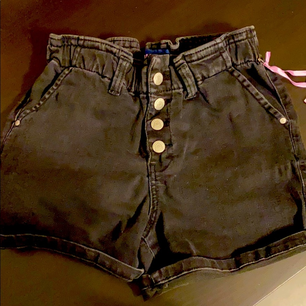 High waisted scrunth black wash shorts